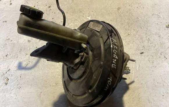Renault Megane II Brake booster 472100041R