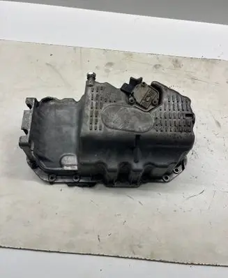 Volkswagen PASSAT B7 Oil sump 03C103603T