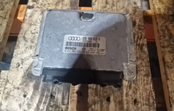Audi A4 S4 B5 8D Engine control unit/module 038906018R