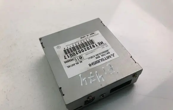 Mitsubishi Pajero Other control units/modules MR558410