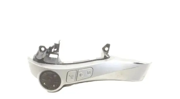 Toyota Prius (XW30) Steering wheel buttons/switches F70CV1158