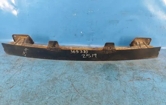 Ford Focus Rear bumper mounting bracket CM5Z17906A