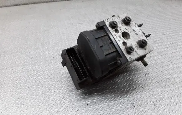 Audi A4 S4 B5 8D ABS Pump 0265216411 8E0614111