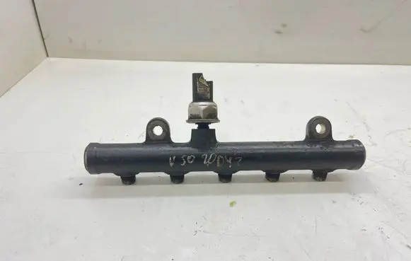 Volvo V50 Fuel main line pipe