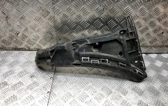 Volvo XC90 Front bumper mounting bracket 30698128