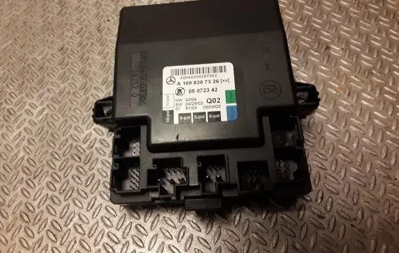 Mercedes-Benz B W245 Door control unit/module 1698207326 A1698207326