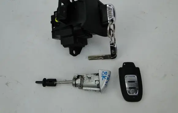 Audi A4 S4 B8 8K Ignition lock
