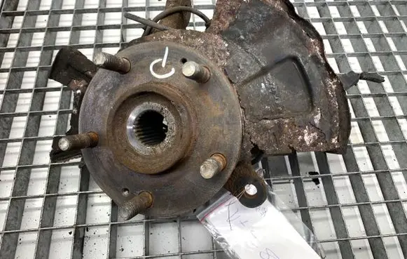 KIA Venga Front wheel hub spindle knuckle 