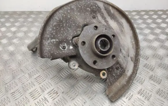 Rear wheel hub