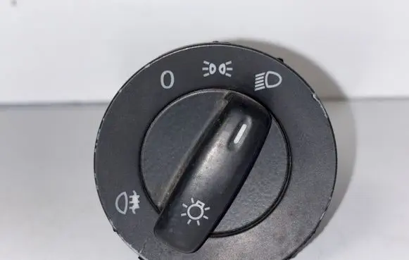 Volkswagen Golf V Light switch 1K0941431B