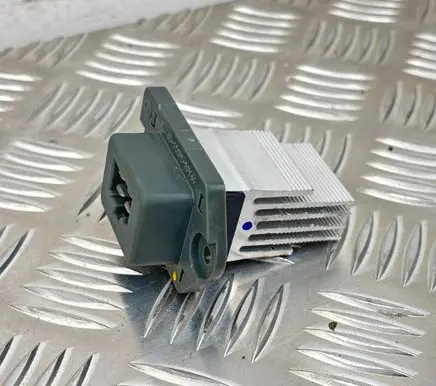 Hyundai Kona I Heater blower motor/fan resistor FET8L08 MD21GF17