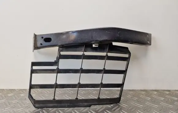 Audi A8 S8 D3 4E Intercooler air channel guide 4E0821171M