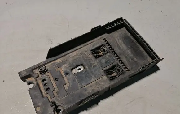 Ford Fusion II Battery tray DG9310723