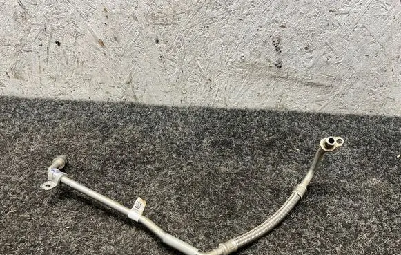 BMW X1 U11 Coolant pipe/hose 8489611