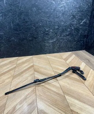Mercedes-Benz E W212 Front wiper blade arm A2128200944