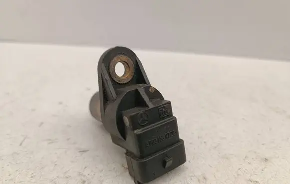 Mercedes-Benz S W220 Camshaft position sensor A0031539728 0031539728
