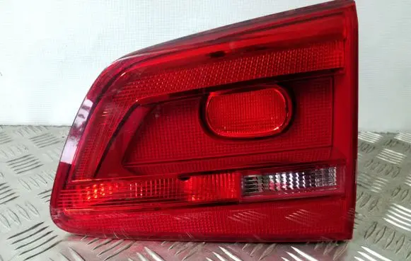 Volkswagen Touran II Tailgate rear/tail lights 1T0945094A