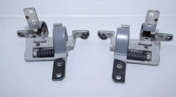 BMW 5 E60 E61 Tailgate/trunk/boot hinge 7061383