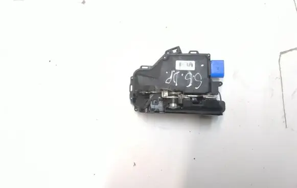 Volkswagen Golf V Front door lock 3D1837016AC