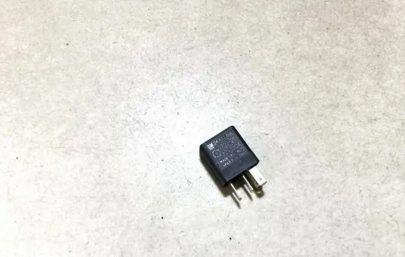 Opel Zafira A Other relay 24432880 70221
