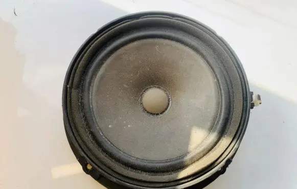 Hyundai Sonata Front door speaker 963300a000 96330-0a000