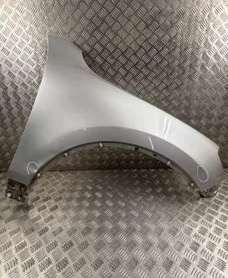 Volkswagen Touareg II Fender 7P6821106D