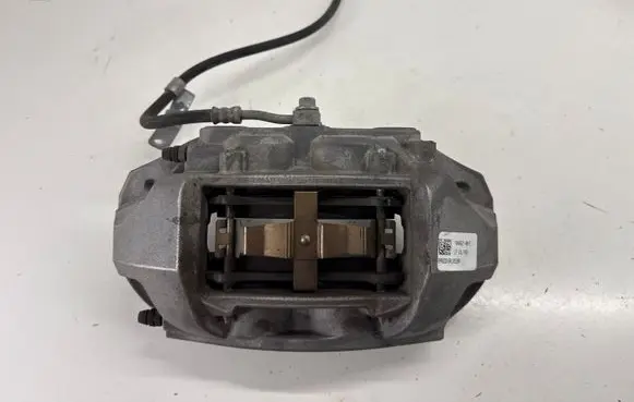 Tesla Model 3 Front brake caliper 104462100E