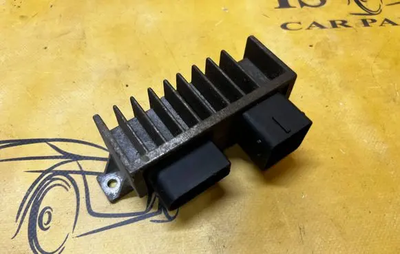 Dacia Dokker Glow plug pre-heat relay 271202380R