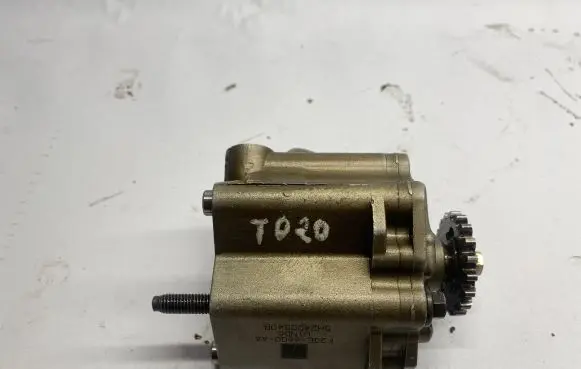 Ford Mustang VI Oil pump F2GE6600AA