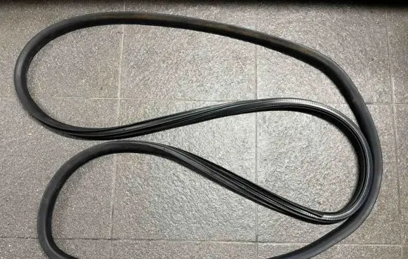 Volkswagen Transporter - Caravelle T5 Rubber seal sliding door (on door) 7H0843791F 7H0843791