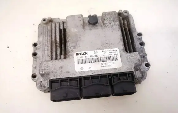 Opel Vivaro Engine control unit/module 8200935115 0281017065