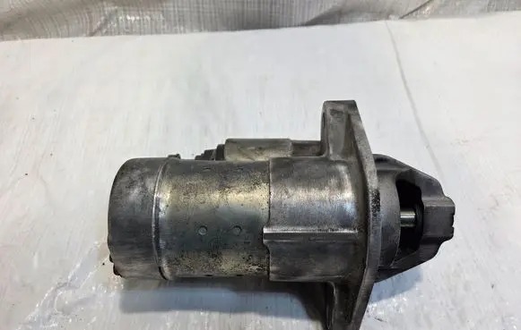 Opel Astra J Starter motor 8980147432