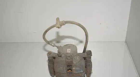 BMW 1 F40 Front brake caliper 6860266 34116860266