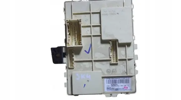 Hyundai i40 Fuse module 919503Z021
