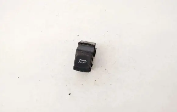 Volkswagen PASSAT B5.5 Tailgate opening switch 1j0959831a