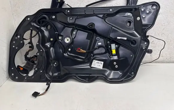 Volkswagen PASSAT B7 Front window lifting mechanism without motor 3AA837756