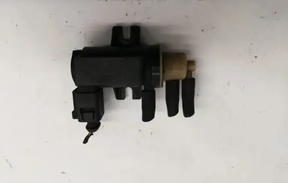 Volkswagen Multivan T5 Turbo solenoid valve 1K0906627