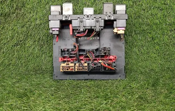 Volkswagen PASSAT B6 Power management control unit 3C0937049H