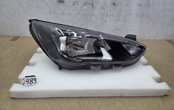Ford Focus Headlight/headlamp JX7B13W029 J57B13W029CE