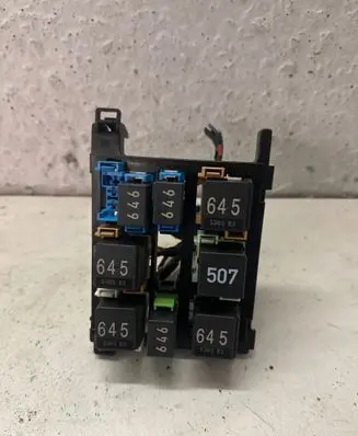 Volkswagen Caddy Other relay 7N0951253 PA66GF30 12V50A