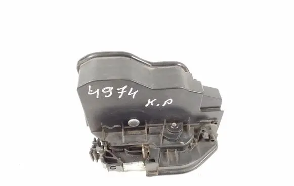 BMW X3 E83 Front door lock 7202145