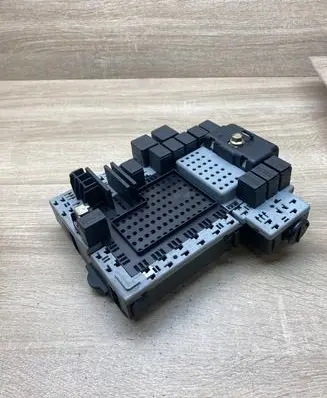 Volvo S60 Fuse module 0568113 9162316