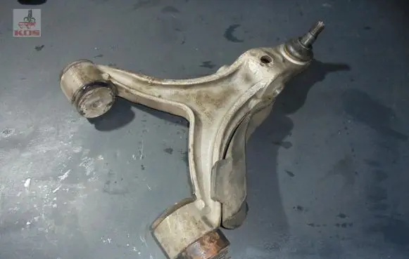 Maserati Quattroporte Front control arm 320658