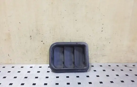 Audi A3 S3 8P Quarter panel pressure vent 3T0819465