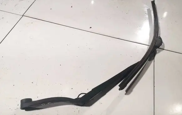 KIA Sorento Front wiper blade arm 
