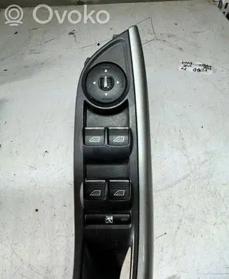 Ford Focus Electric window control switch AM5T14A132AA