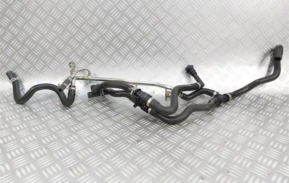 Volvo XC40 Engine coolant pipe/hose 32222093