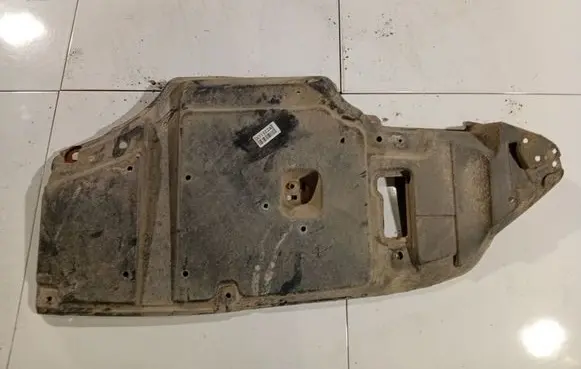 Toyota Auris 150 Engine splash shield/under tray