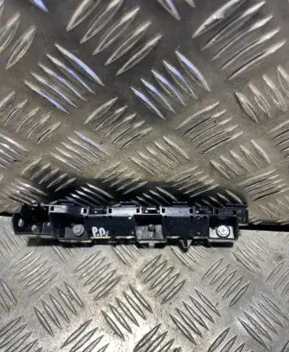Subaru XV I Front bumper mounting bracket