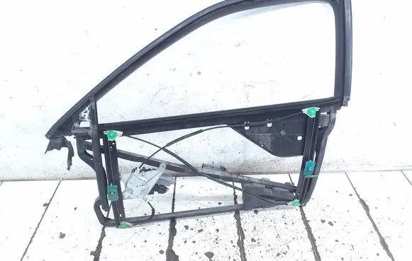 Audi A3 S3 8L Front door coupe window/glass frame 114181